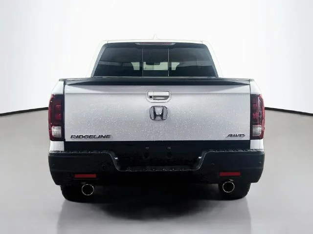 Certified Used 2022 Platinum White Pearl Honda AWD RTL-E image 20