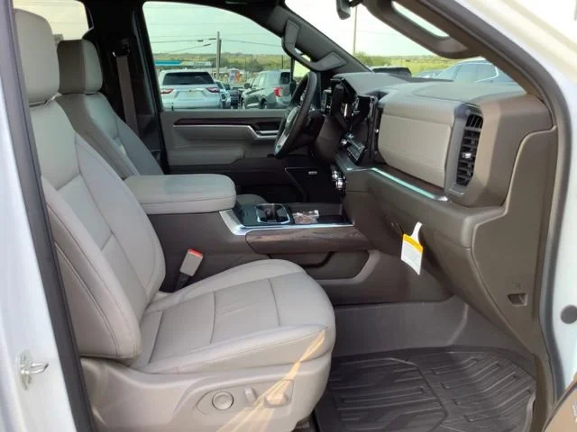2026 GMC Sierra 3500HD SLT - Photo 10