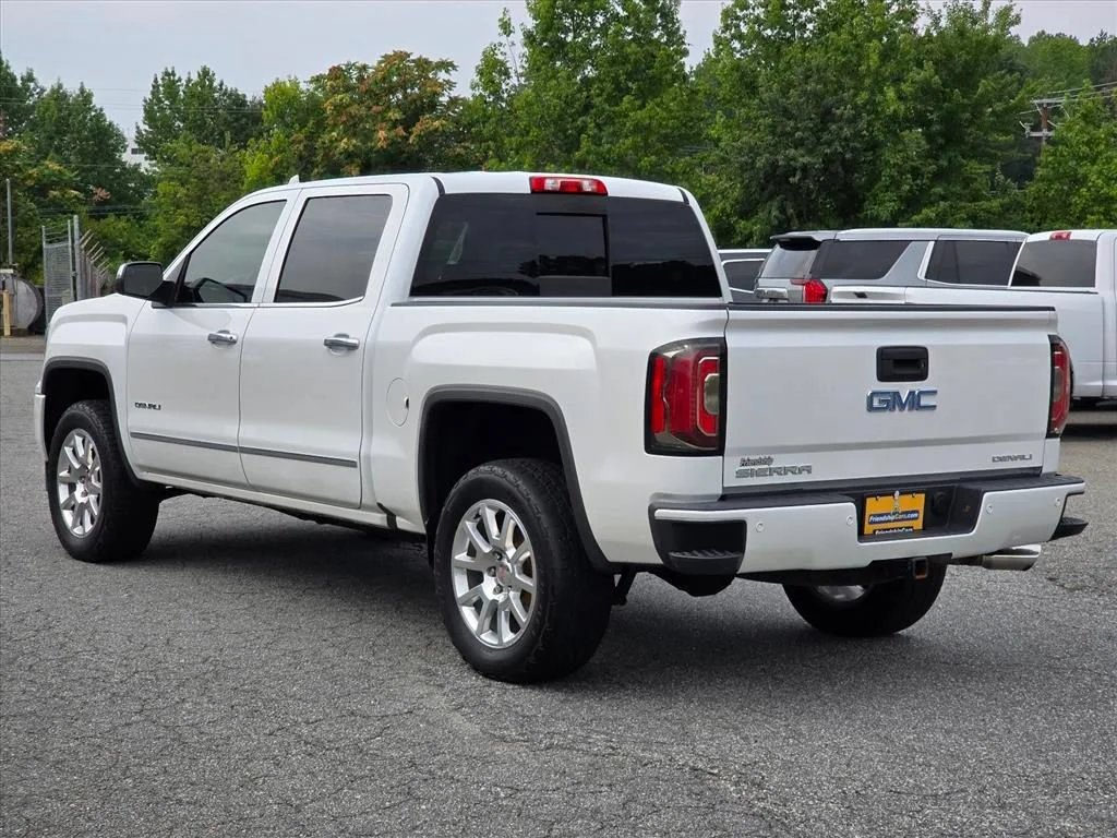 Used 2018 WHITE FROST TRICOAT GMC Denali image 24