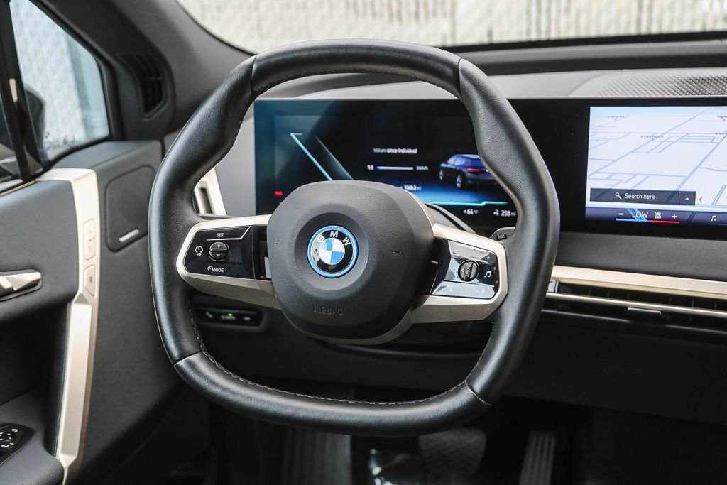 2025 BMW iX 50 - Photo 11