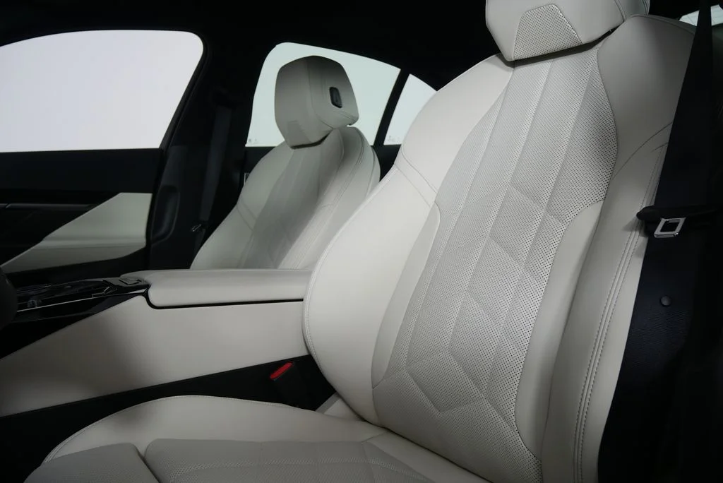 2026 BMW 5 Series 530i - Photo 10