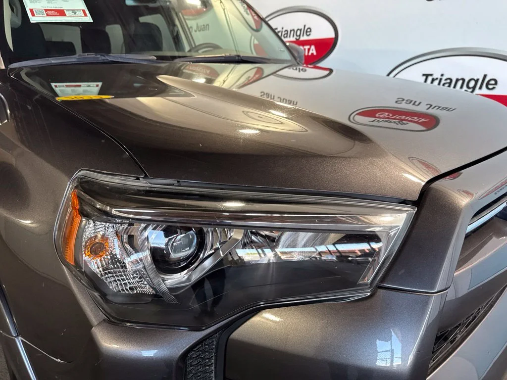 Used 2022 Gray Toyota SR5 image 9