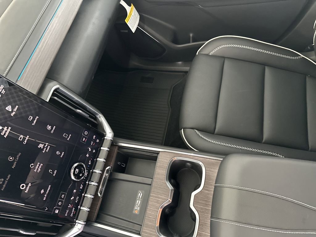 2026 GMC Acadia Denali - Photo 25