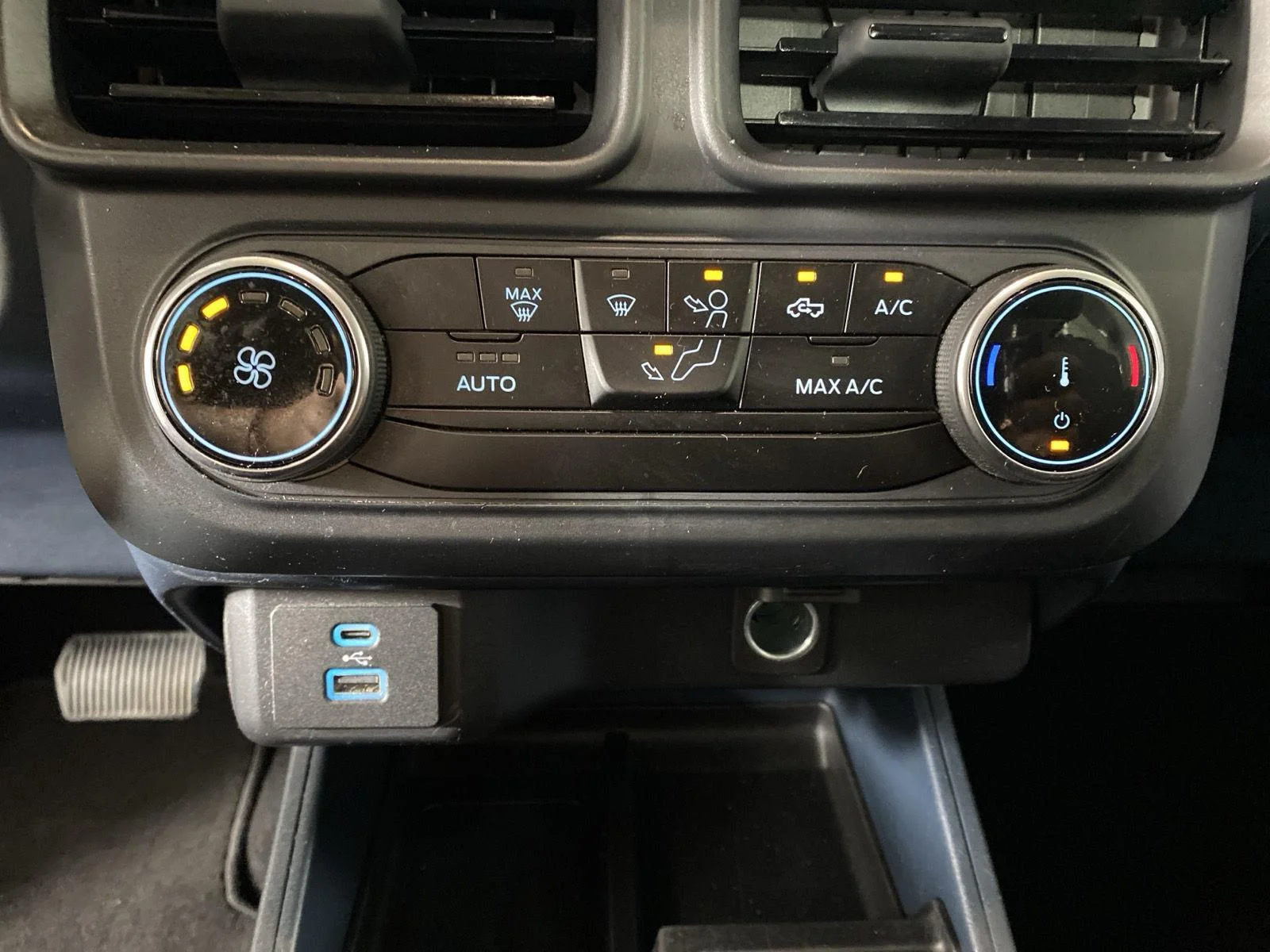 Used 2024 Shadow Black Ford XL image 27