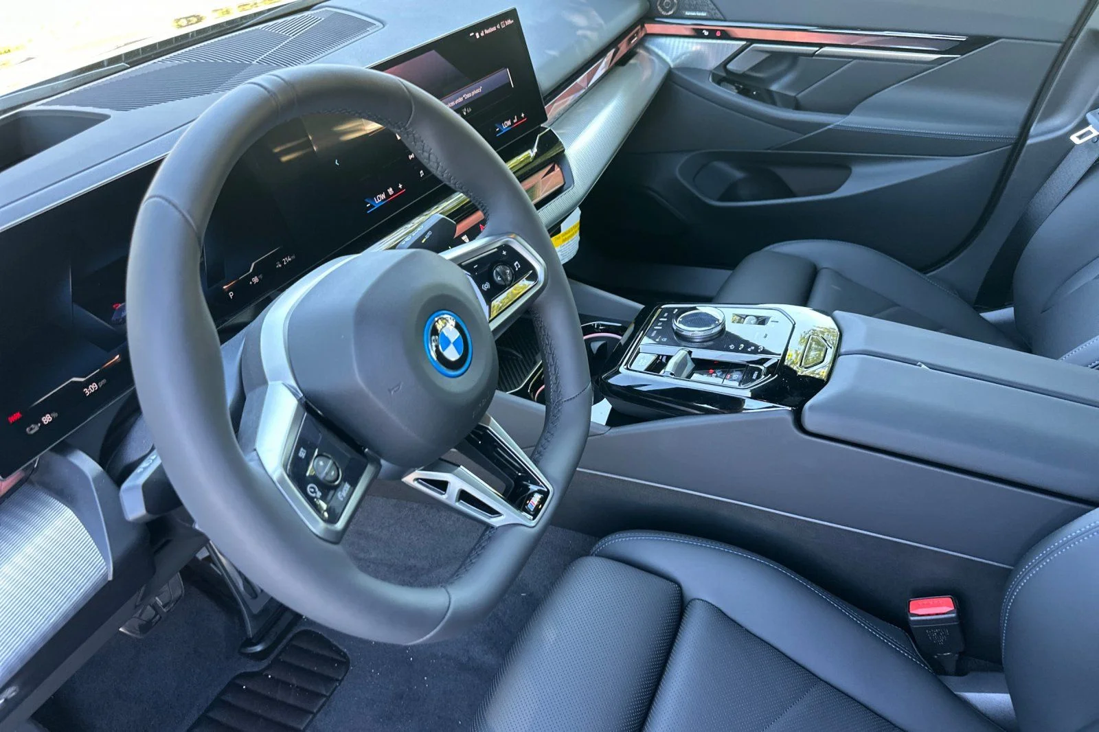 New 2027 Blue BMW eDrive40 image 7