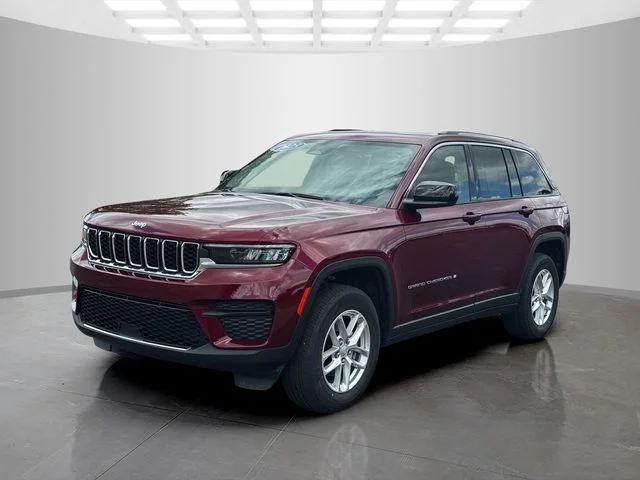 Certified Used 2023 Red Jeep Laredo image 3