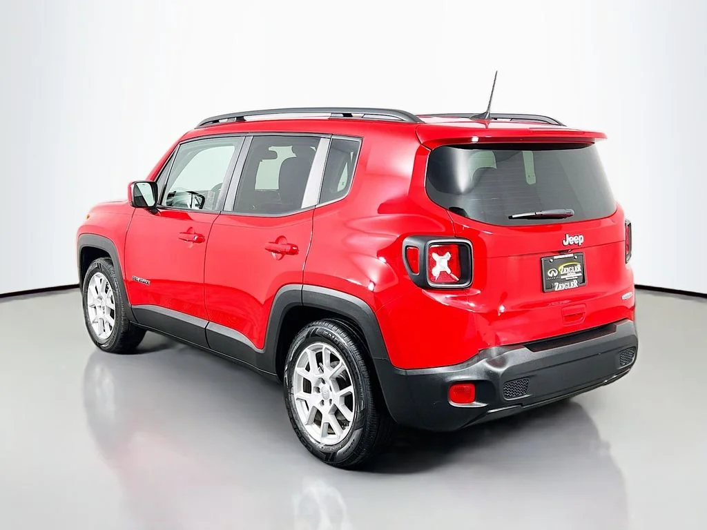 Used 2021 Red Jeep Latitude image 5