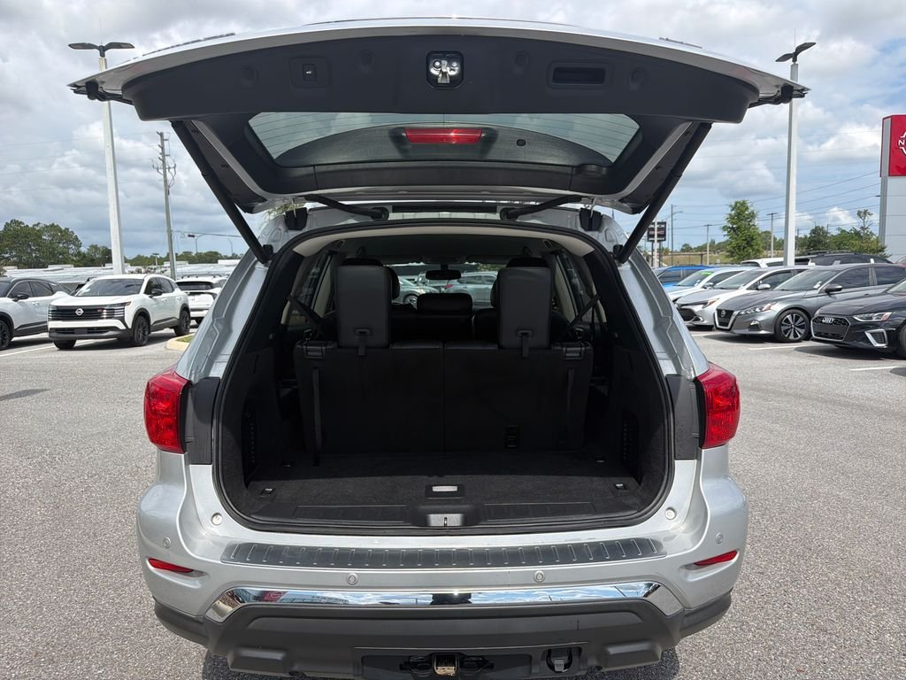 Used 2020 Silver Nissan SL image 13