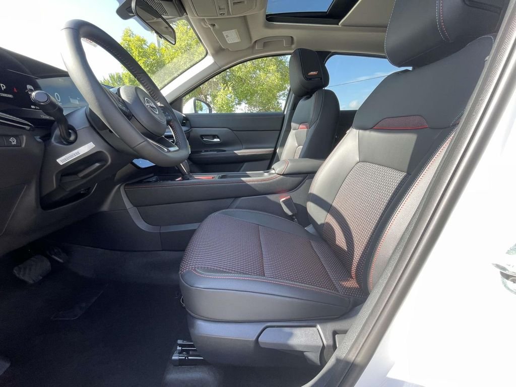 2025 Nissan Kicks SR - Photo 17