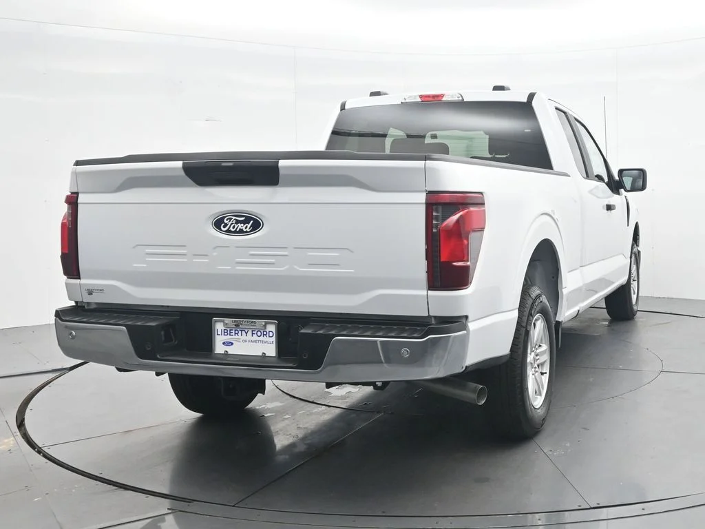 New 2026 Oxford White Ford XL image 8