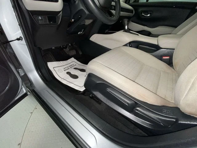 Used 2023 Silver Honda LX image 12