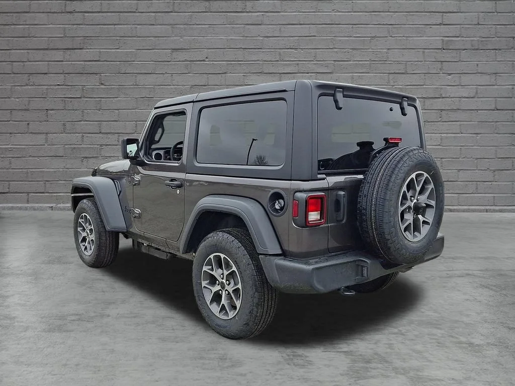 New 2026 Granite Crystal Metallic Clearcoat Jeep Sport S image 6