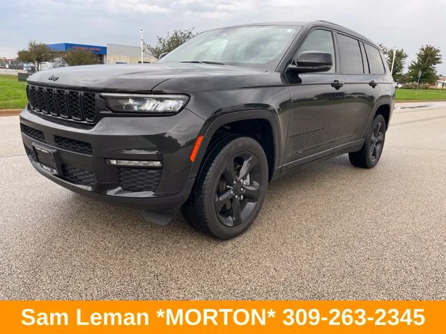 Used 2024 Gray Jeep Limited image 1