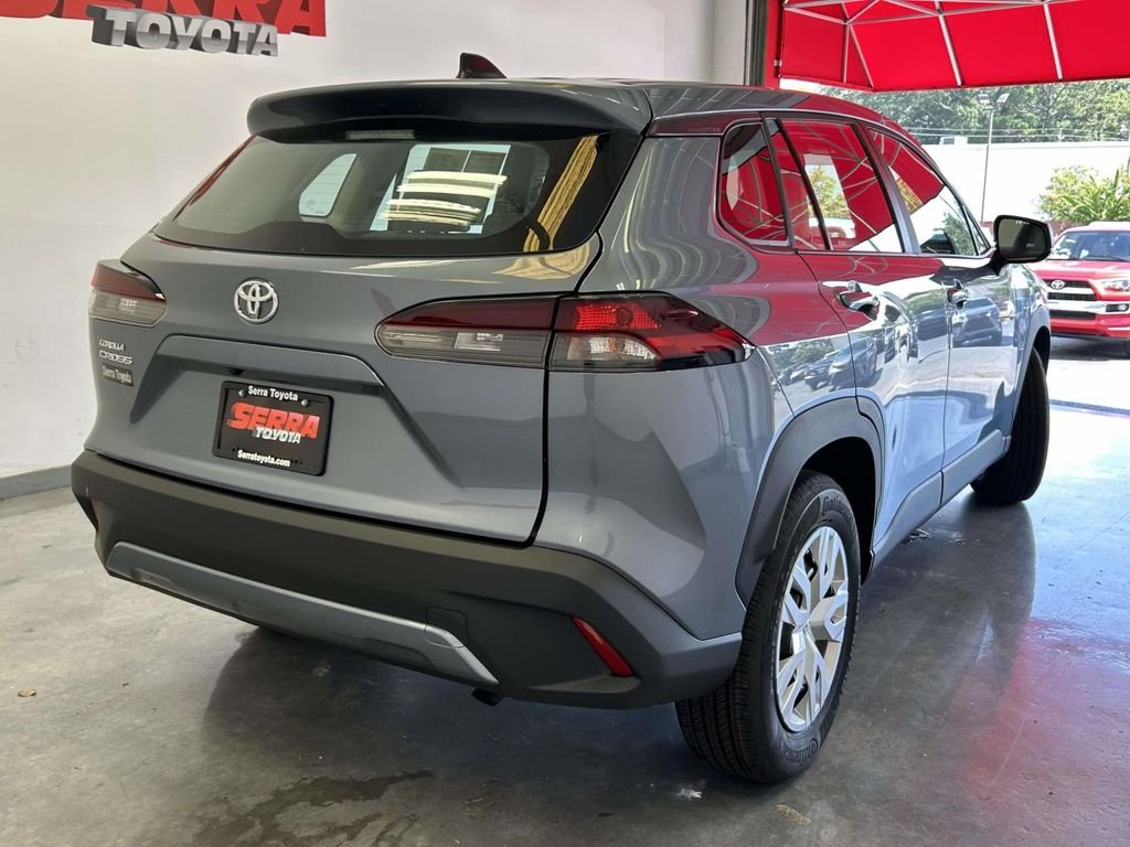 Used 2026  Toyota L image 3