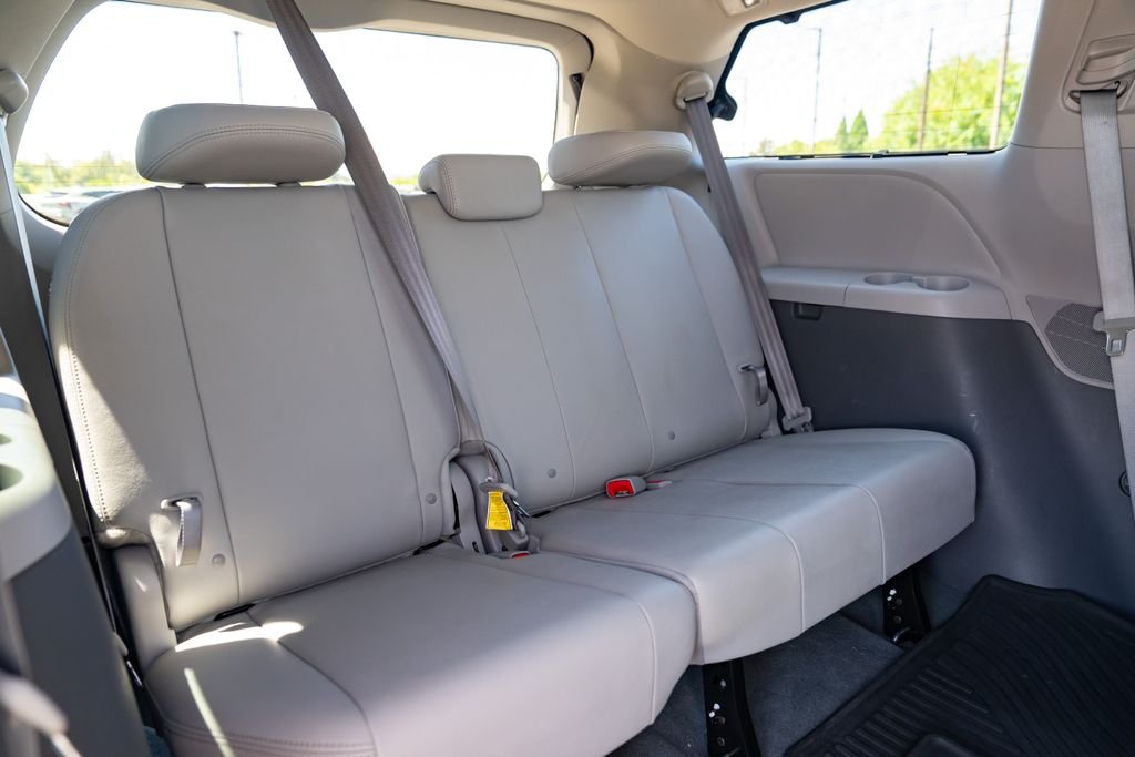 Used 2020 Predawn Gray Mica Toyota XLE image 33