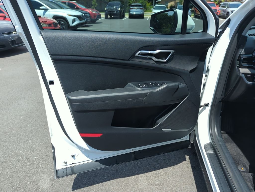 Used 2025 White Kia LX image 18
