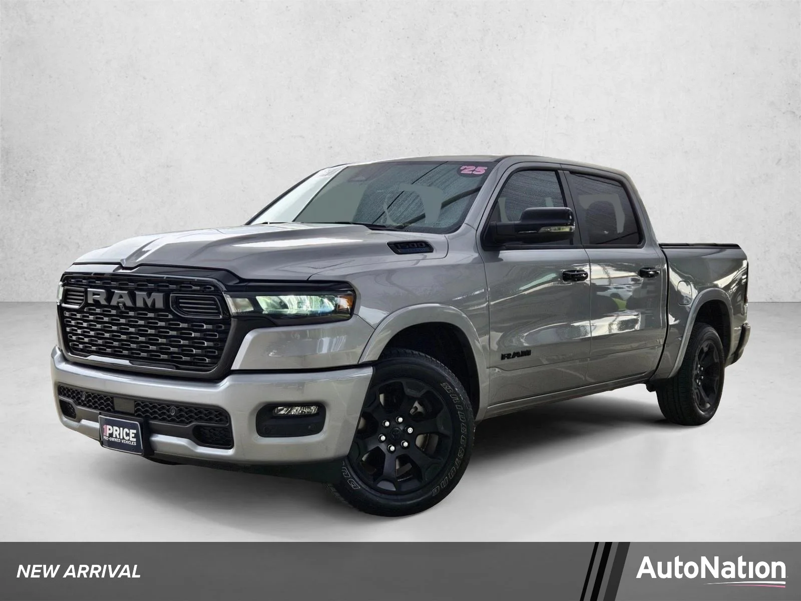 2025 RAM 1500 Big Horn/Lone Star 4x4 Crew Cab 5'7's photo