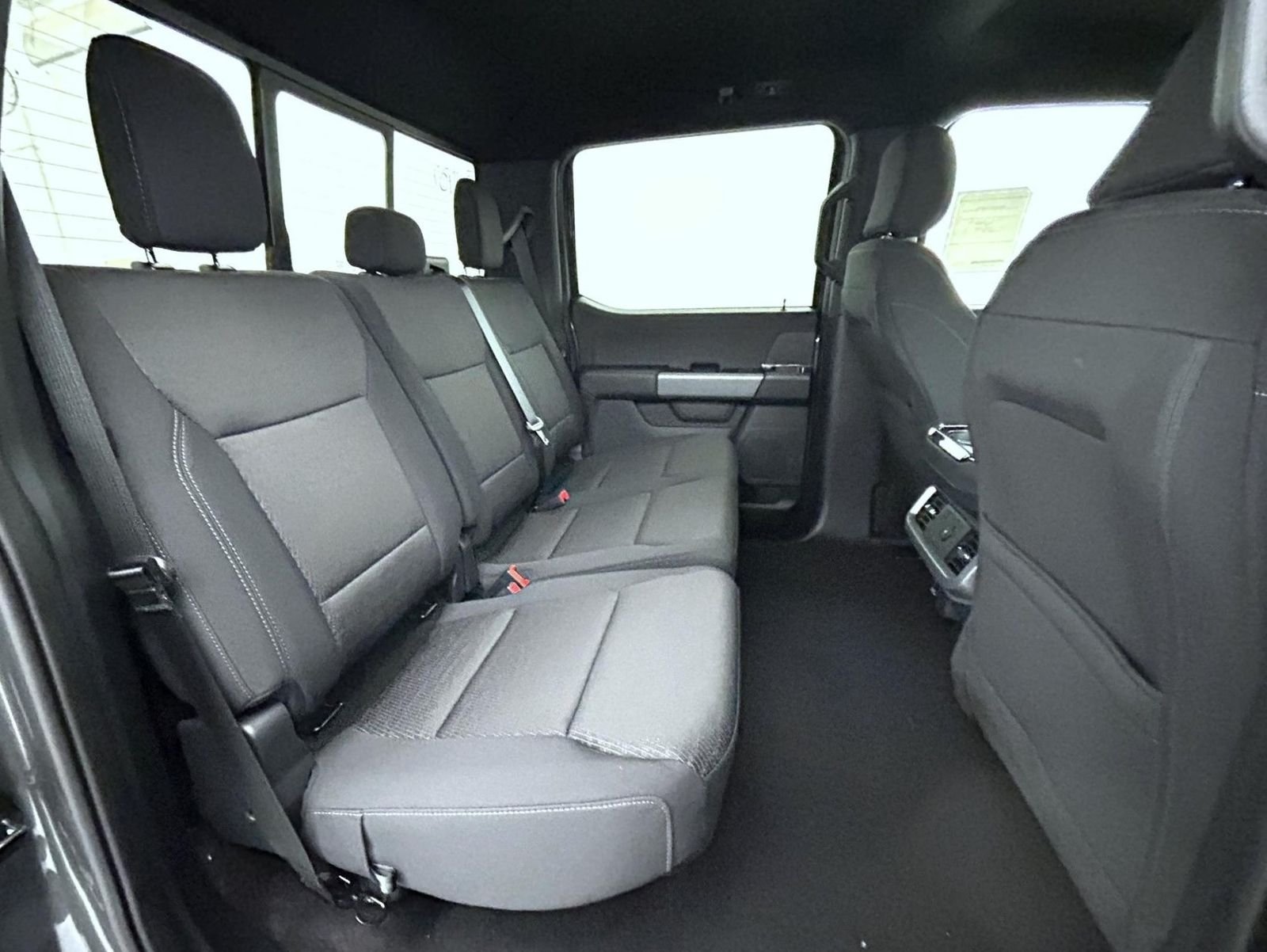New 2026 Carbonized Gray Metallic Ford XLT image 18