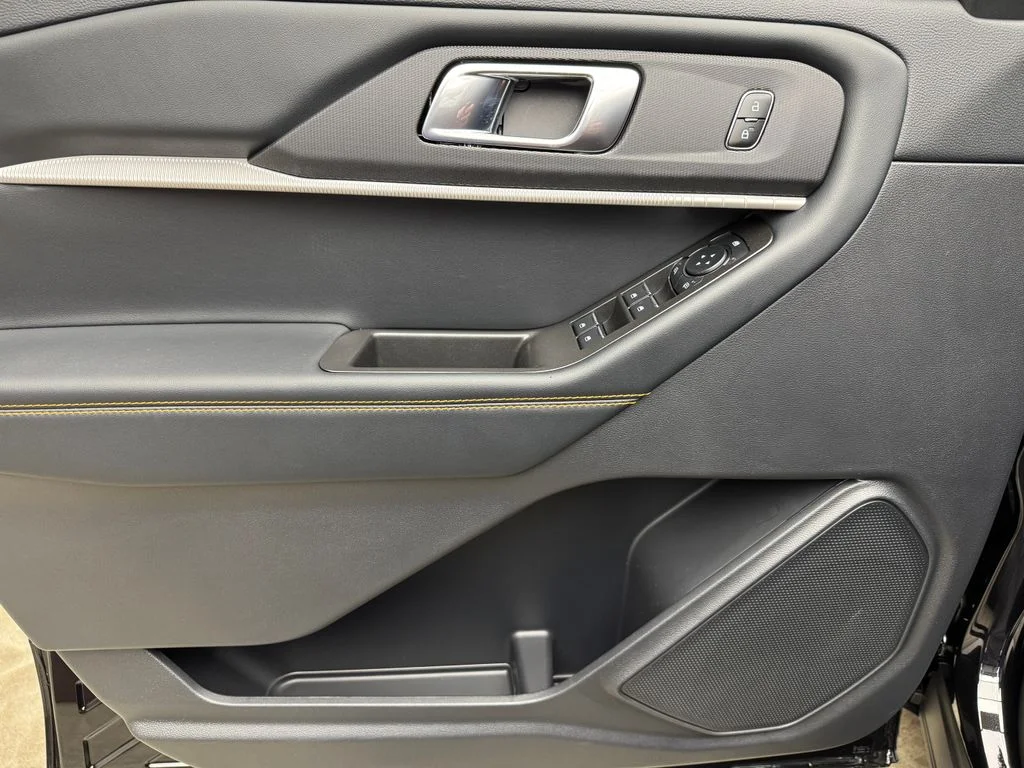 New 2026 Agate Black Metallic Ford Tremor® image 10