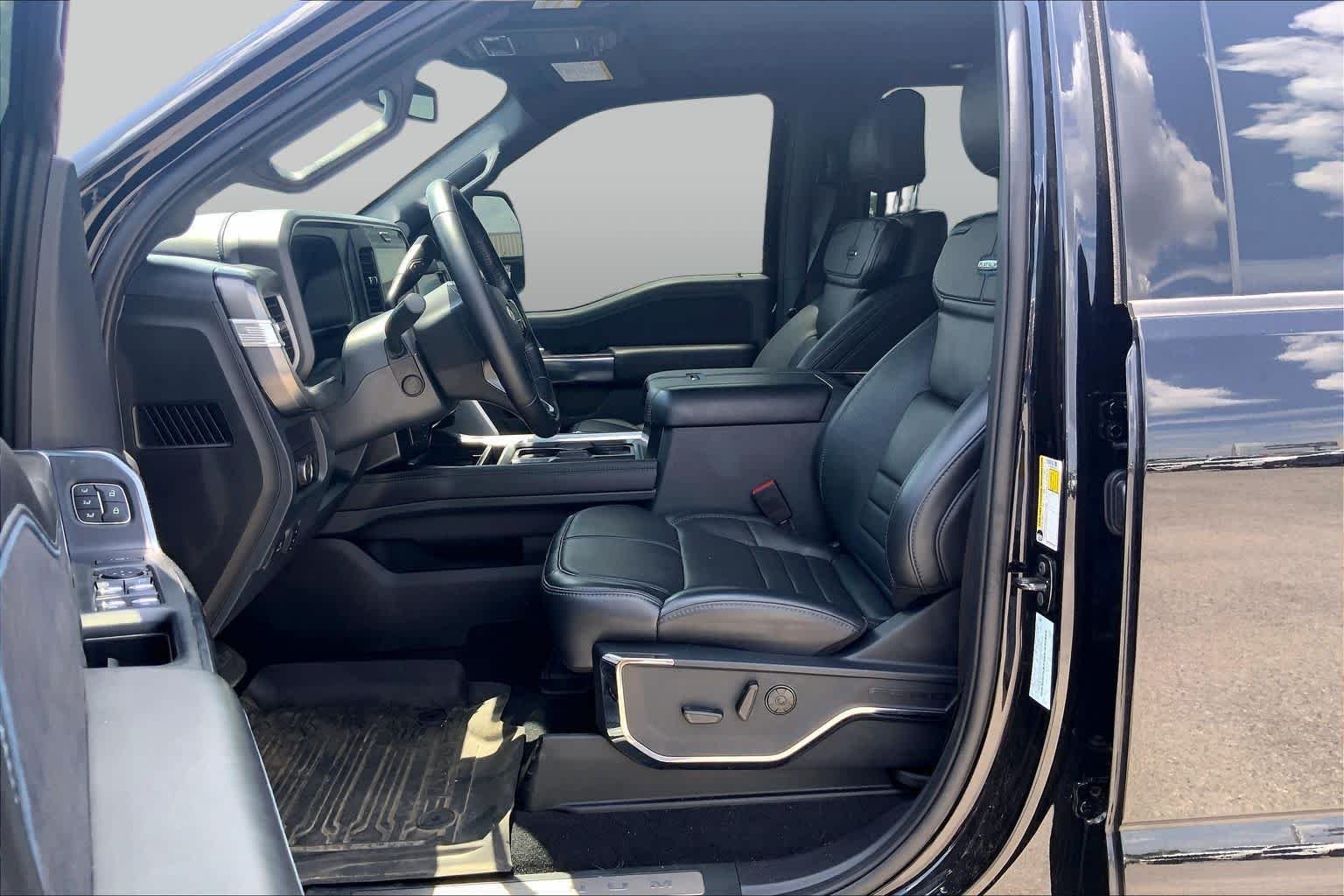 Pre-Owned 2025 Ford F-450 Platinum