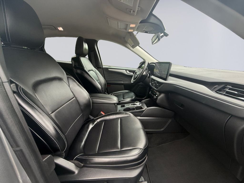Used 2024 Silver Ford Platinum image 18