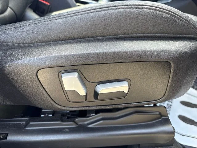 Used 2021 Black BMW sDrive30i image 20