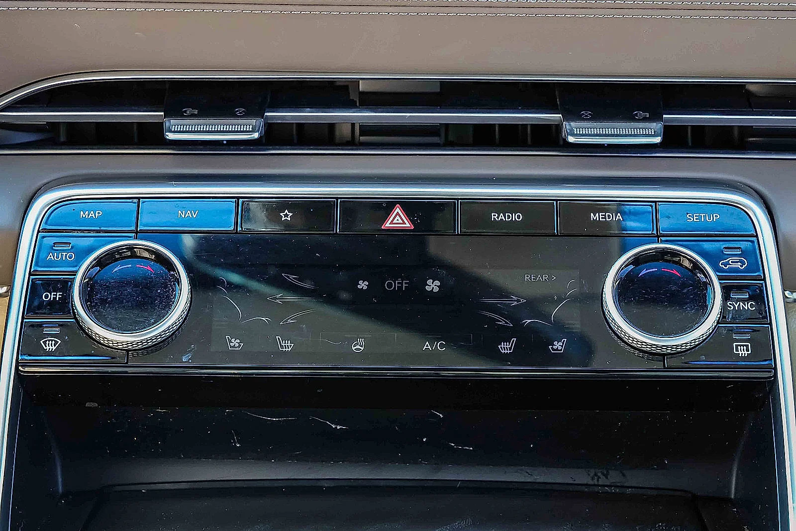 2023 GENESIS GV80 Standard - Photo 14