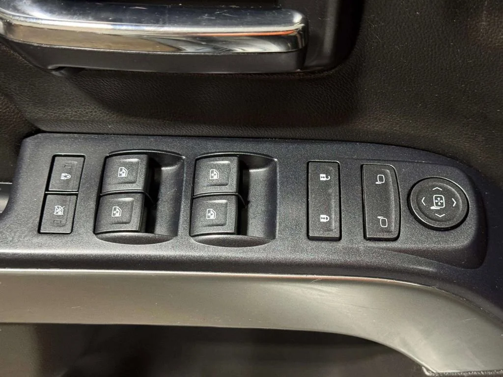 Certified Used 2018 SILVER ICE METALLIC Chevrolet LT image 18