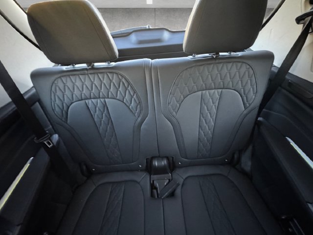 Used 2023 White BMW xDrive40i image 22