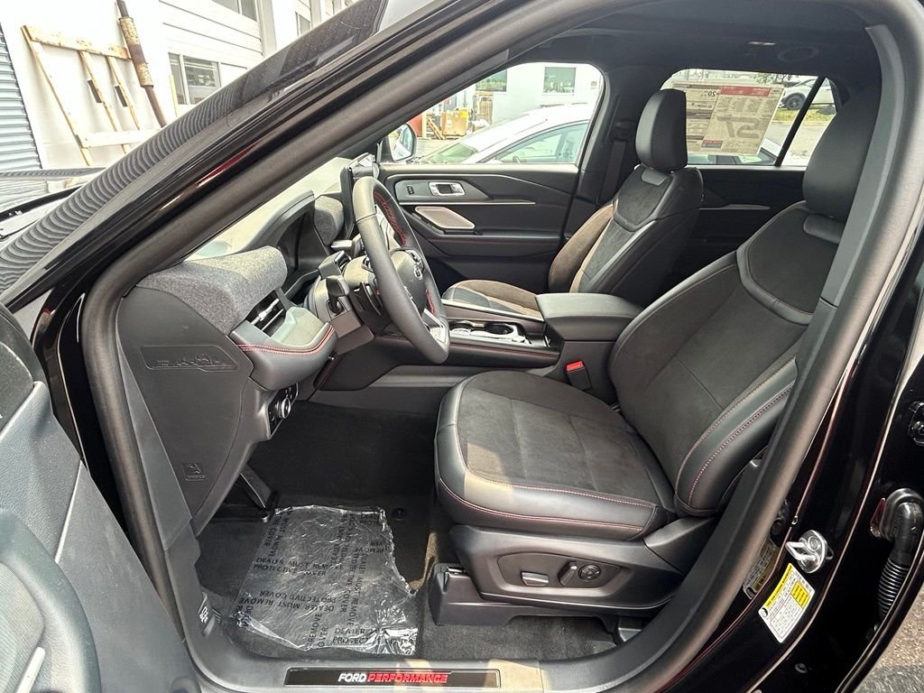 New 2026 Agate Black Metallic Ford ST image 17