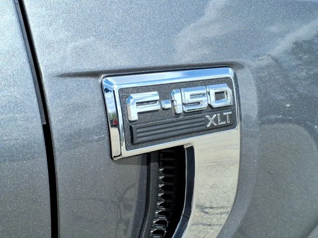 New 2026 Carbonized Gray Metallic Ford XLT image 30
