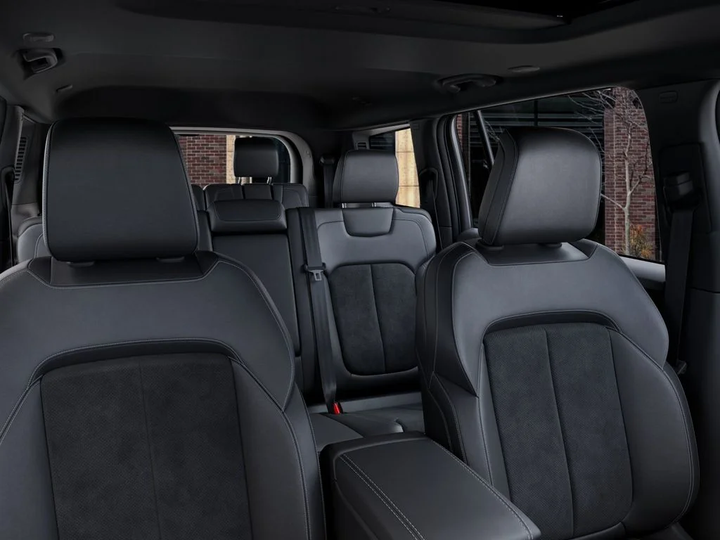 New 2026 Baltic Gray Metallic Clear-Coat Exterior Paint Jeep Altitude image 26