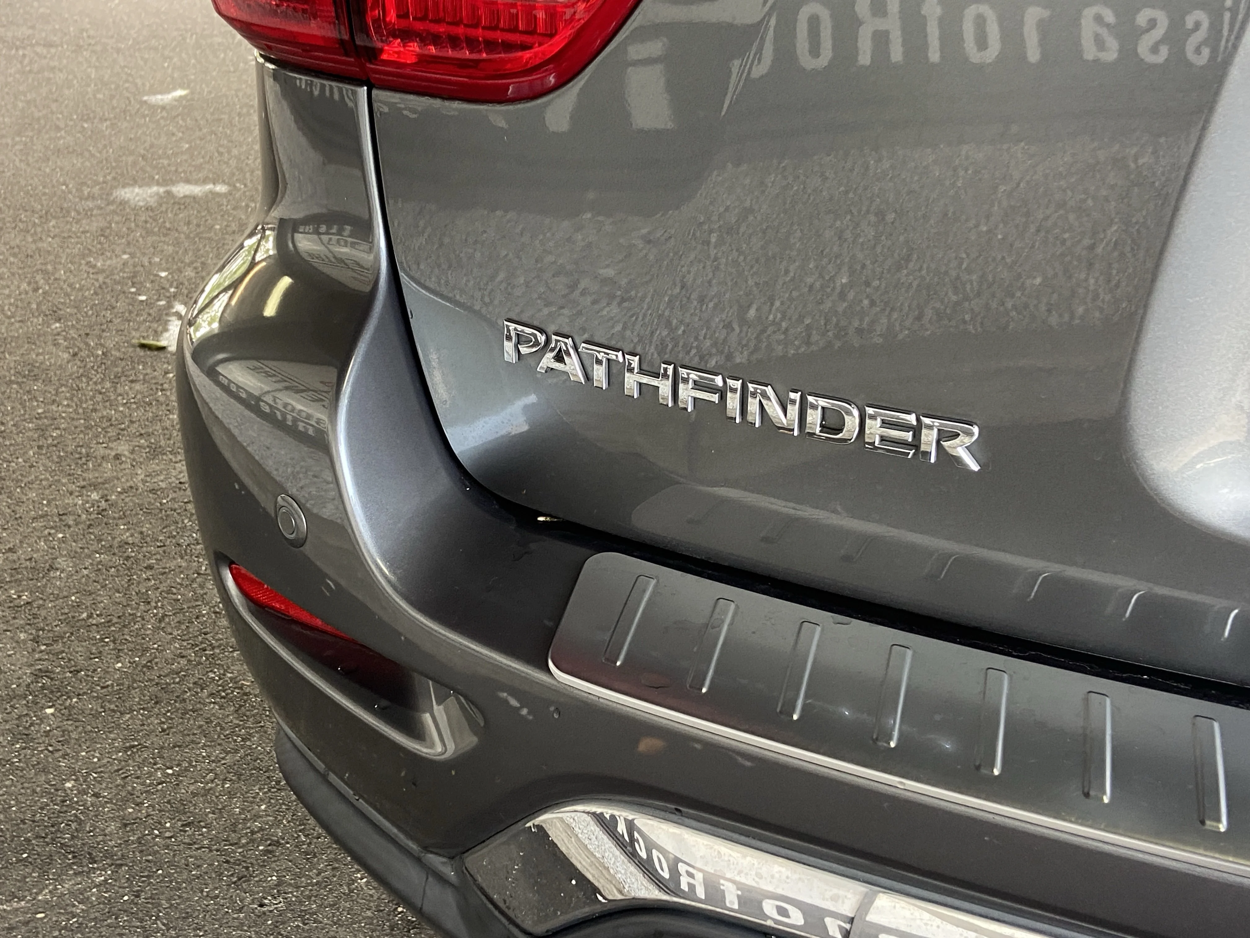 2025 Nissan Pathfinder SL - Photo 34