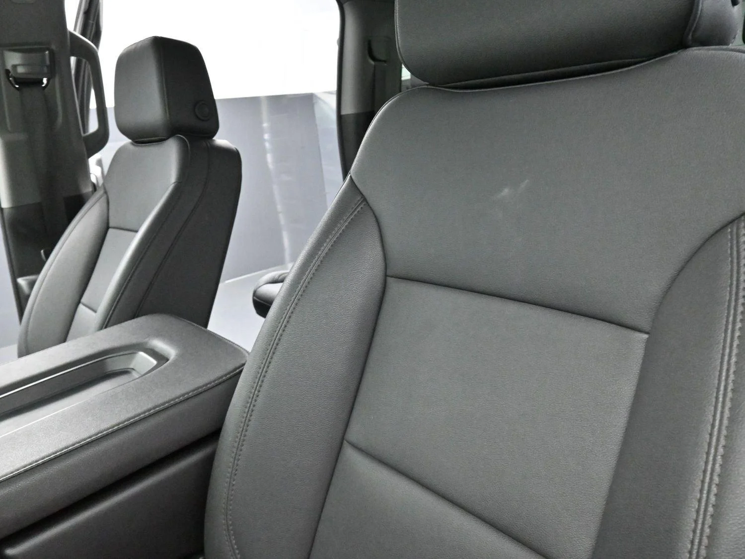 Used 2025 Summit White Chevrolet WT image 36