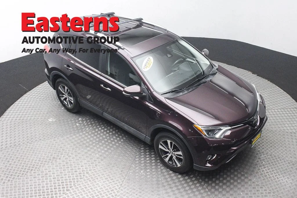 Used 2016 Black Toyota XLE image 3