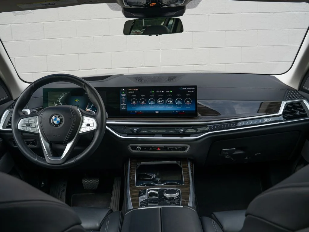 Used 2023 Blue BMW xDrive40i image 22