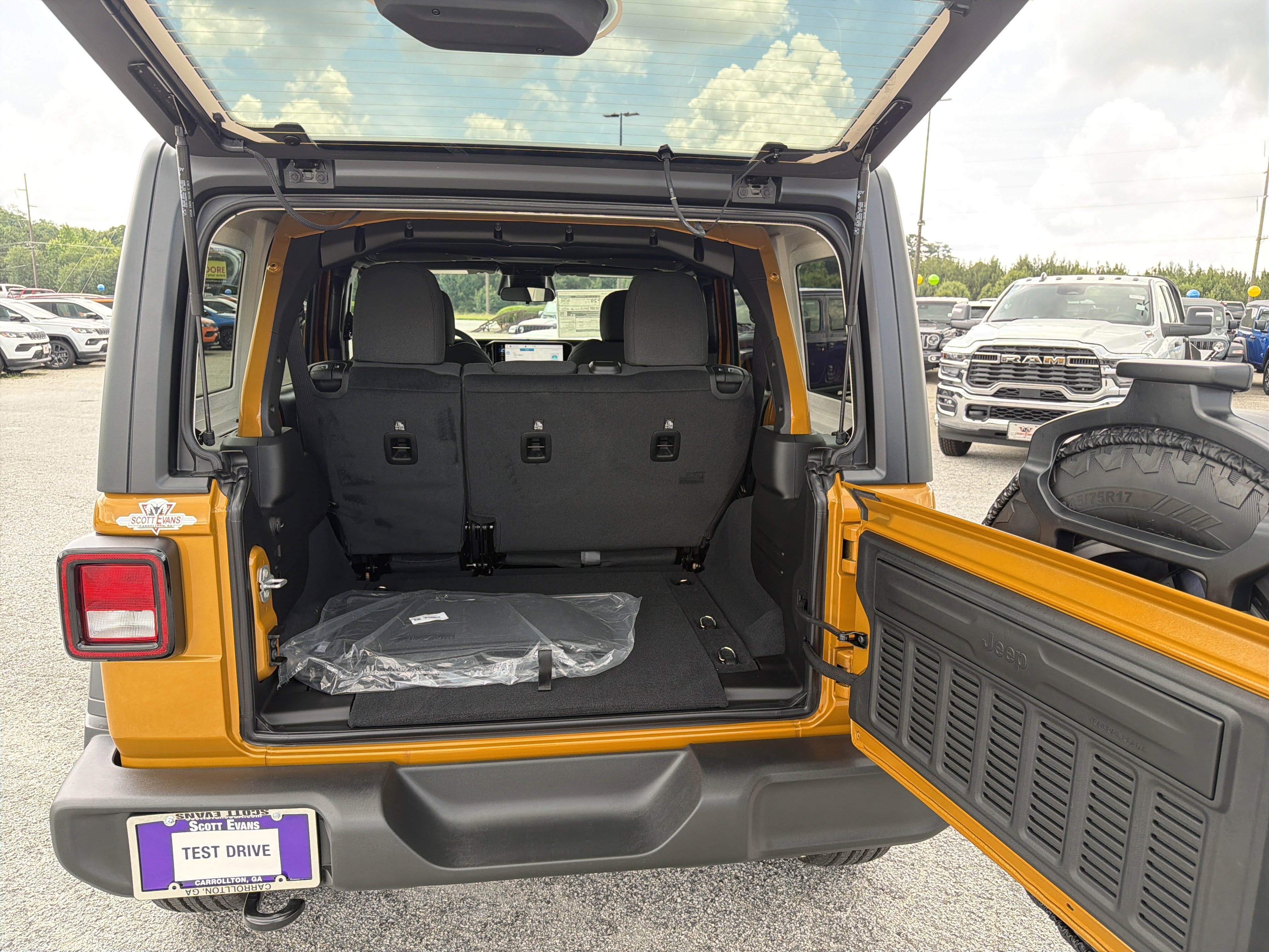 New 2026 Goldilocks Jeep Sport S image 19
