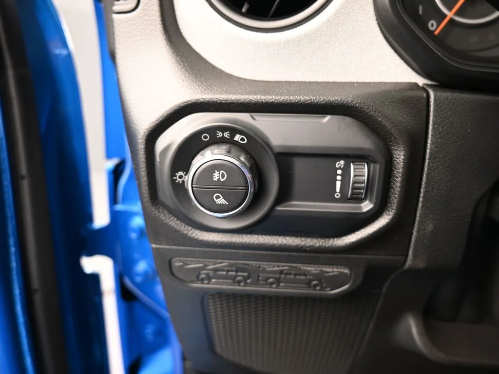 New 2026 Hydro Blue Pearl-Coat Exterior Paint Jeep Sport image 24
