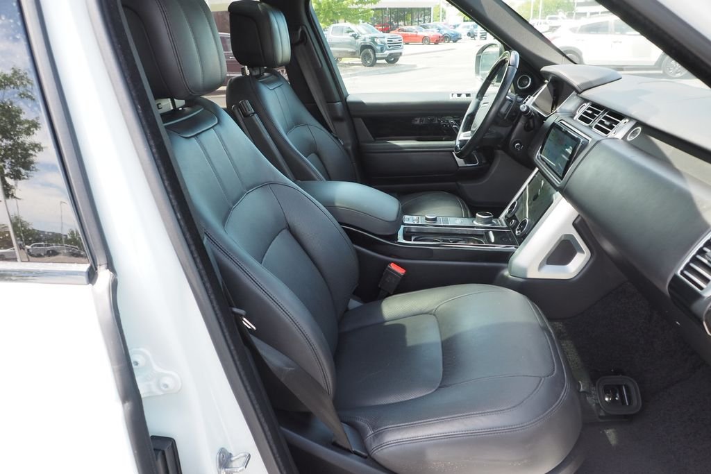 Used 2022 White Land Rover Westminster image 22