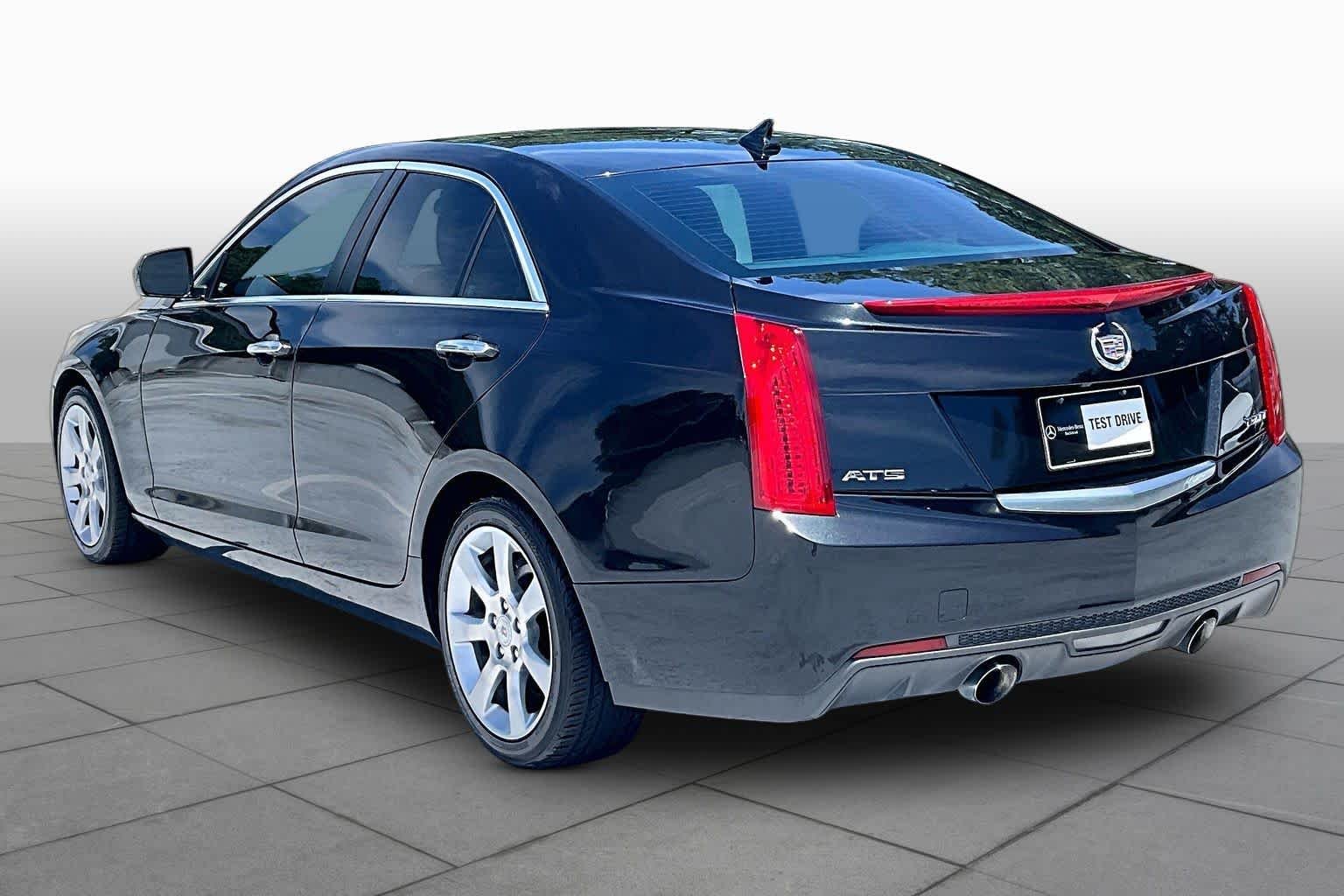 Used 2013 Black Diamond Tricoat Cadillac  image 12