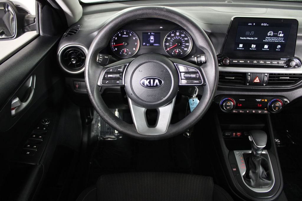 Used 2019 Black Kia FE image 5