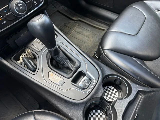 Used 2019 Black Jeep Latitude Plus image 11