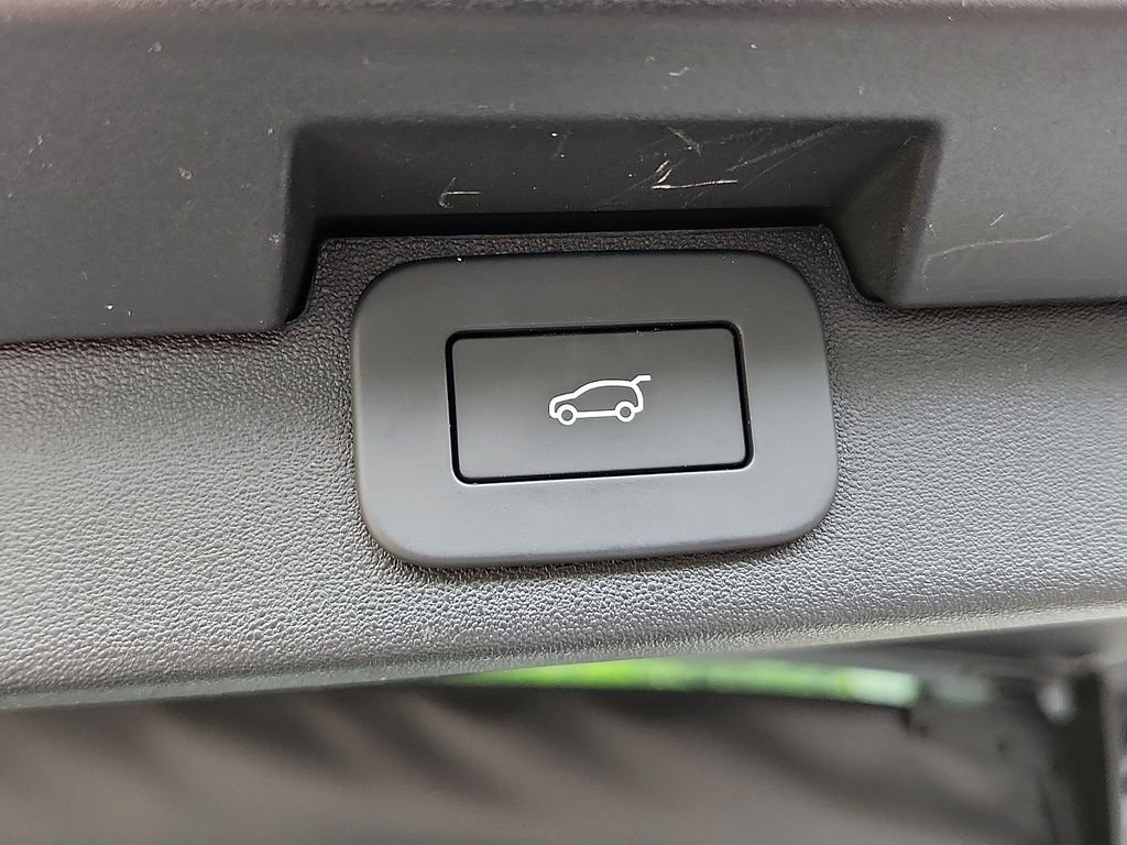 Used 2025 Fuji White Land Rover S image 30