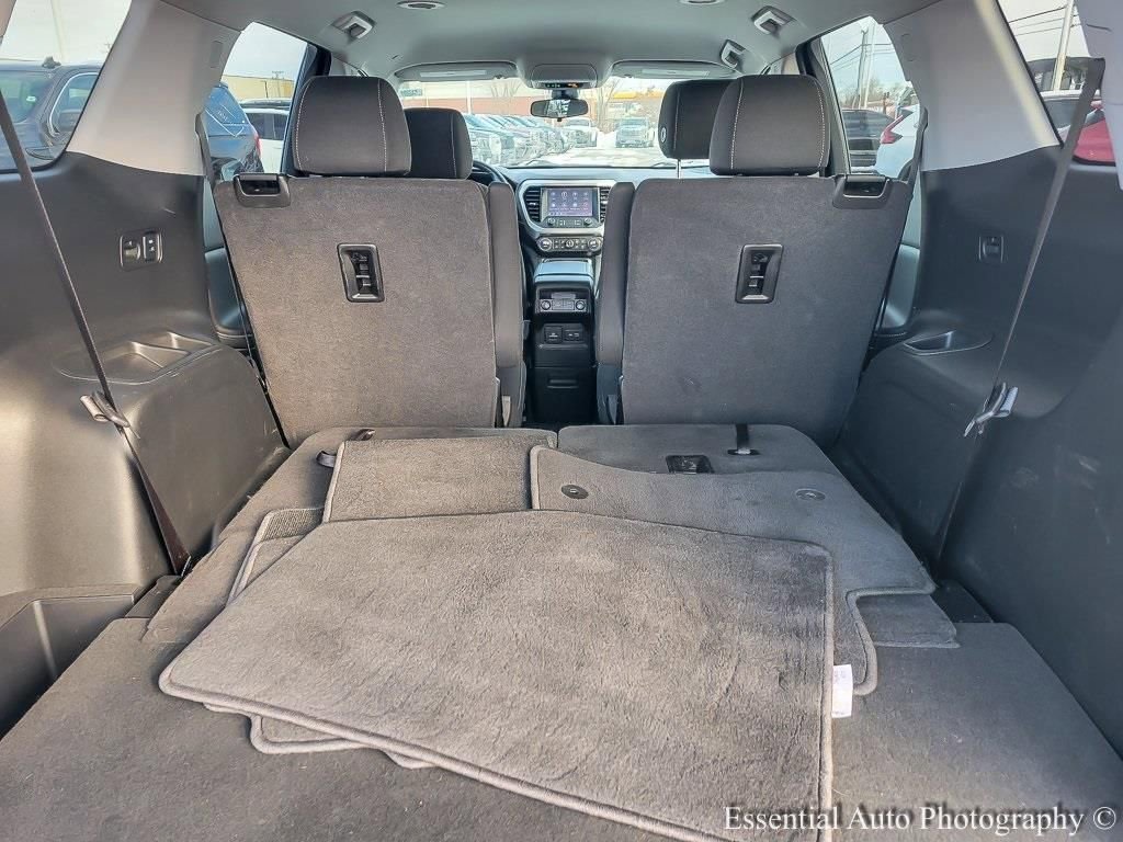 2022 GMC ACADIA - Image 19