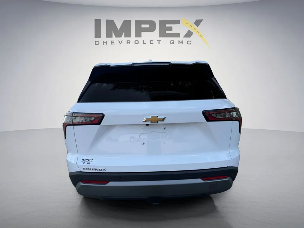 New 2027 White Chevrolet LT image 4