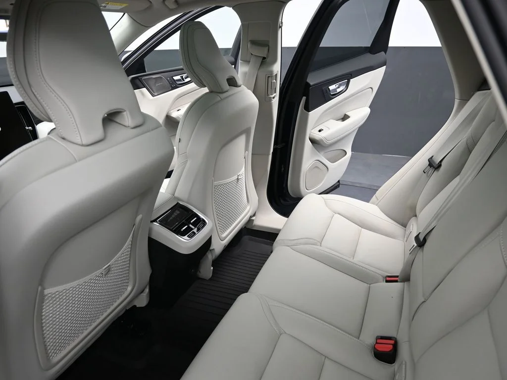 New 2026 Denim Blue Volvo Ultra image 12