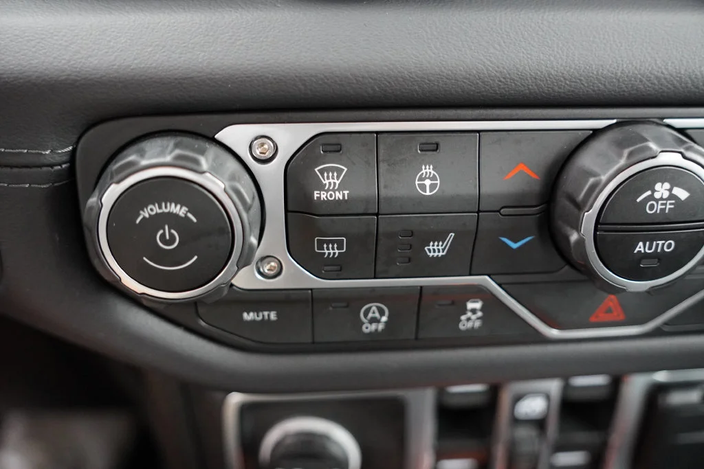 Certified Used 2025 Black Jeep Rubicon image 26