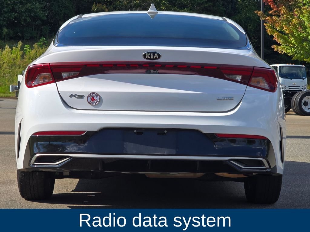 Used 2021 White Kia LXS image 3