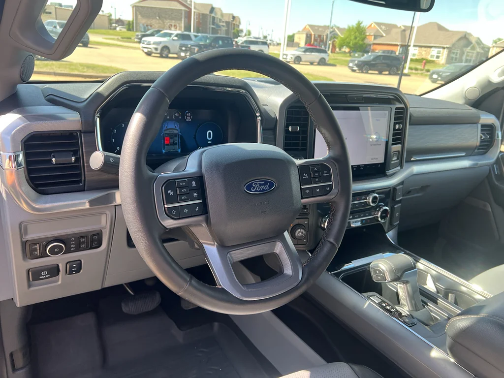 Used 2025 Carbonized Gray Metallic Ford LARIAT image 13