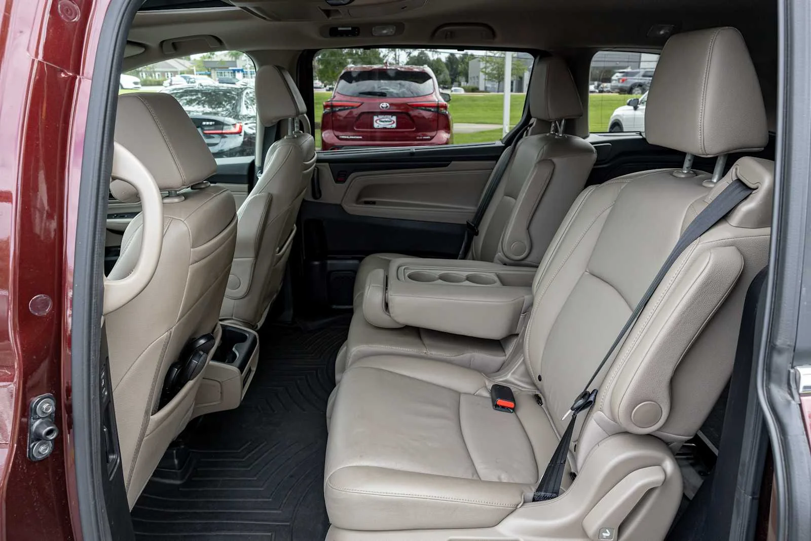 Used 2019 Deep Scarlet Pearl Honda Touring image 30